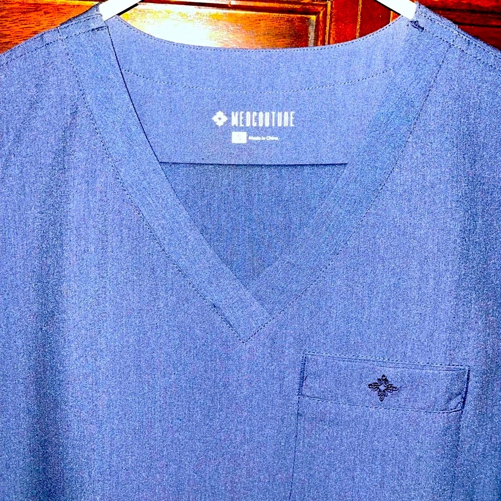 Touch by Med Couture Scrubs.Size small.